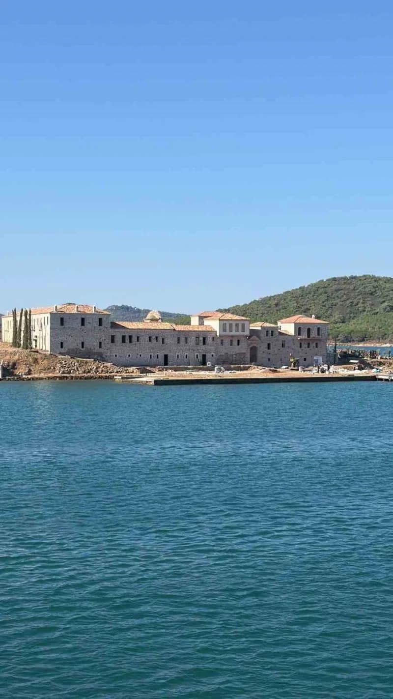 Yüzyılların tarihini taşıyan ada, Ayvalık’ın kültür ve sanat kimliğini Türkiye’ye ve dünyaya taşımayı hedefliyor