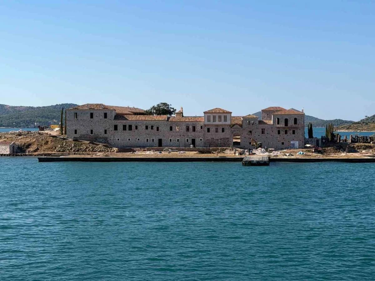 Yüzyılların tarihini taşıyan ada, Ayvalık’ın kültür ve sanat kimliğini Türkiye’ye ve dünyaya taşımayı hedefliyor