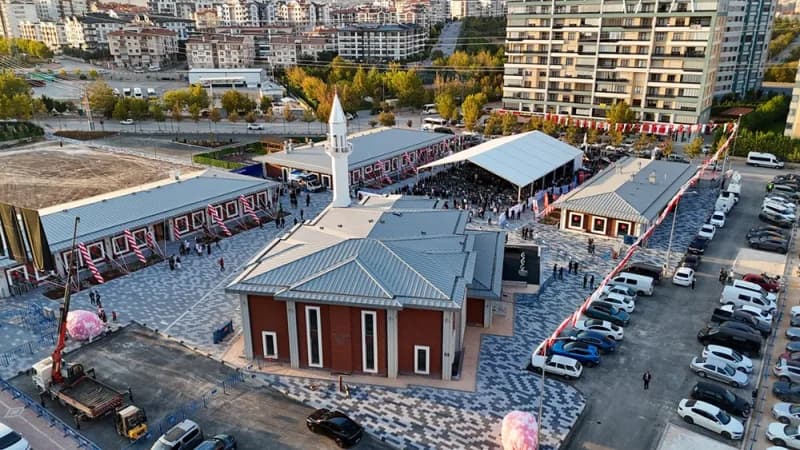 Konya'nın merkez Selçuklu İlçe Belediyesi ve hayırseverler işbirliği ile Yazır Mahallesi'ne kazandırılan Yazır Mahalle K