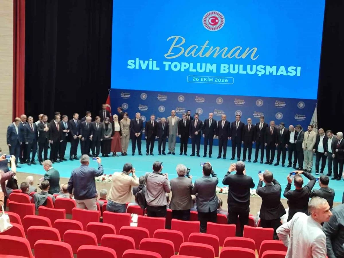 Türkiye Büyük Millet Meclisi (TBMM) Başkanı Numan Kurtulmuş, Batman’da sivil toplum buluşmasına katı