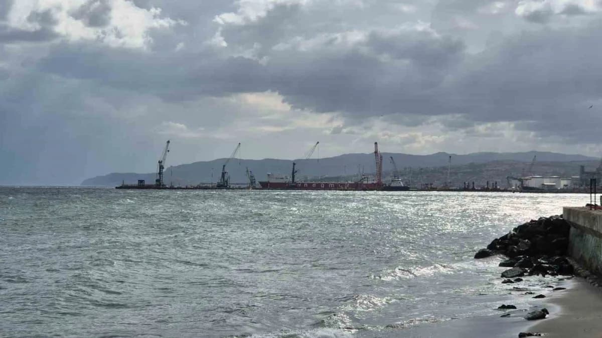 Tekirdağ limanında konteyner gemileri ve dış ticaret faaliyetleri