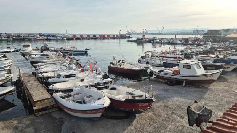 Tekirdağ Süleymanpaşa’da fırtına sonrası denize açılan balıkçı tekneleri Karadeniz’de palamut avında