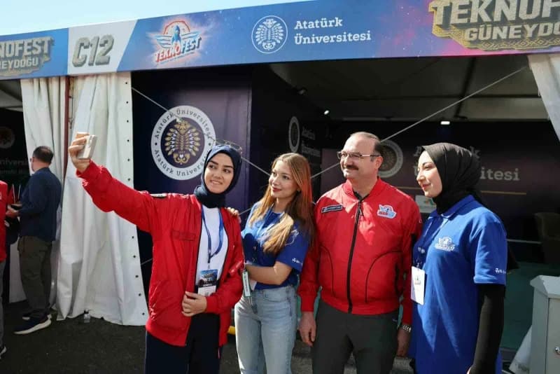 Türkiye’nin Teknoloji ve inovasyon ekosisteminin en büyük buluşma noktası olan TEKNOFEST, heyecan Dolu anlara sahne olur