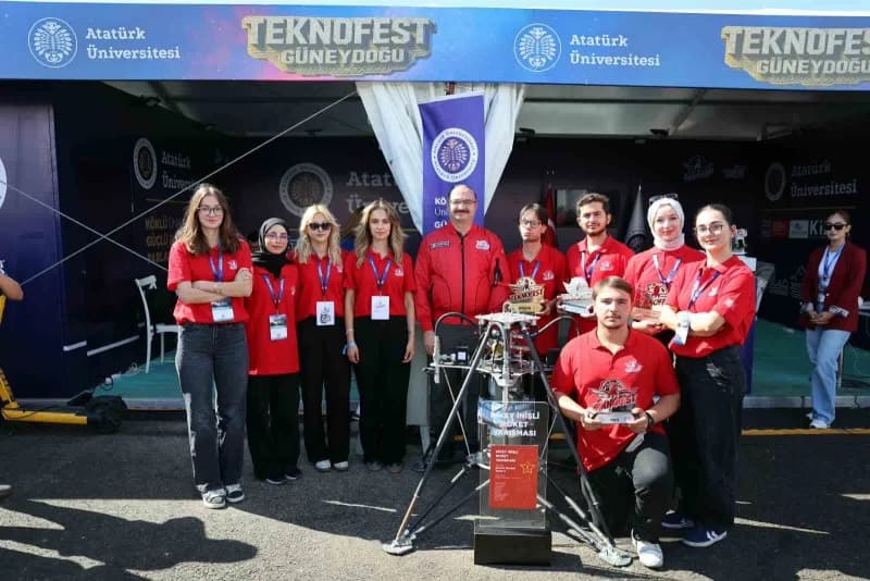Türkiye’nin Teknoloji ve inovasyon ekosisteminin en büyük buluşma noktası olan TEKNOFEST, heyecan Dolu anlara sahne olur