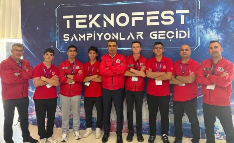 TEKNOFEST Güneydoğu çerçevesinde gerçekleştirilen yarışmalara katılan Kastamonulu öğrenciler ve öğretmenler, 2 Türkiye b