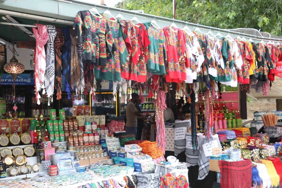 TEKNOFEST Güneydoğu Festivali, Şanlıurfa'da esnafın yüzünü güldürdü.