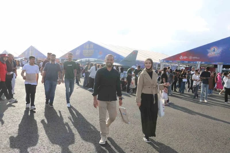 Şanlıurfa'da düzenlenen TEKNOFEST Güneydoğu'nun ikinci gününde de öğrenciler ve vatandaşlar, yerli ve milli Teknoloji ür
