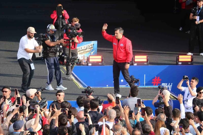 Şanlıurfa'da düzenlenen ve 5 gün süren TEKNOFEST Güneydoğu Festivali'nin son gününde kapanış töreni düzenlendi.