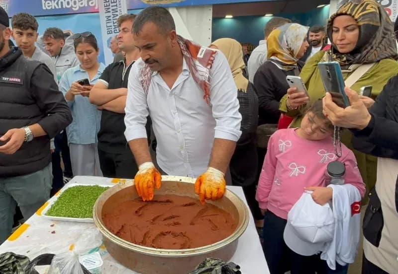 TEKNOFEST'te sıra gecesi coşkusu