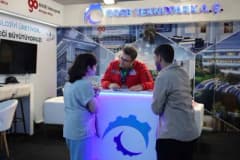 TEKNOFEST Güneydoğu festivalinde GOSB Teknopark standını ziyaret eden gençler ve yetkililer