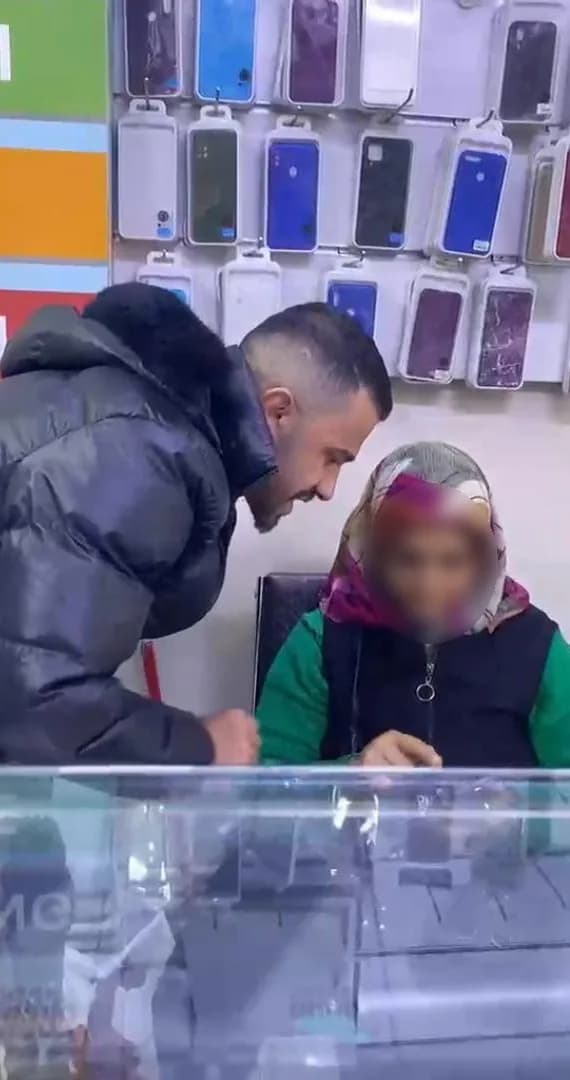 Sivas'ta kendisine para gönderileceği vaadiyle önce ödeme yapması istenen kadın, telefonunu satmak ü