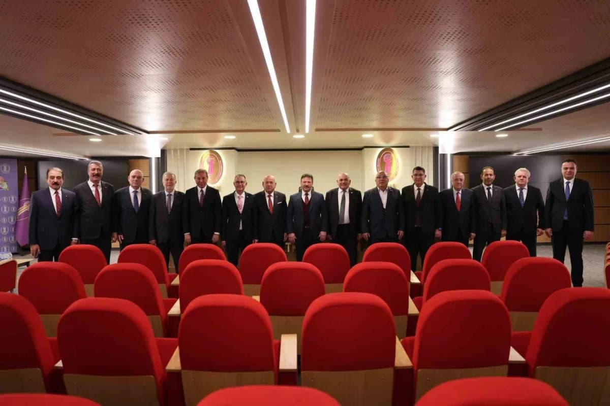 TESK Genel Başkanı Mehmet Yiğiner başkanlığında Yönetim ve Denetim Kurulu toplantısı