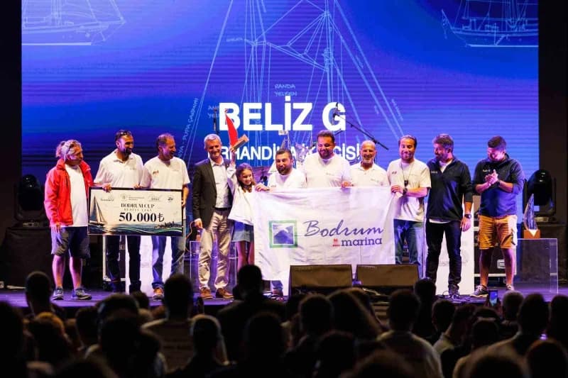 The Bodrum Cup ödül töreninde Daniel 1 teknesi ve katılımcılar Yalıkavak Marina’da