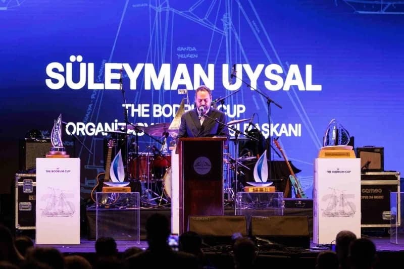 The Bodrum Cup Organizasyon Komitesi Başkanı ve BOSAV Başkanı Süleyman Uysal konuşma yaptı.