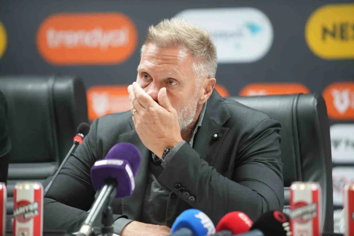 Samsunspor Teknik Direktörü Thorsten Fink, kötü gidişe rağmen bir savaşçı olduğunu ve takımının başında kalmak istediğin