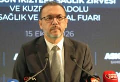 Sağlık Bakan Yardımcısı Nurullah Okumuş, Samsun'da düzenlenen sağlık zirvesinde konuşma yaparken