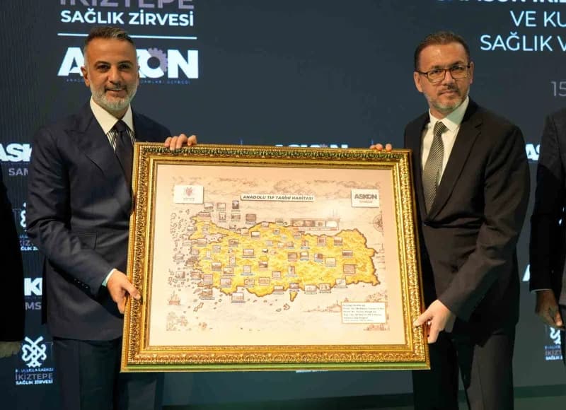 ASKON Genel Başkanı Orhan Aydın (Solda), Sağlık Bakan Yardımcısı Prof. Dr. Nurullah Okumuş (Sağda)