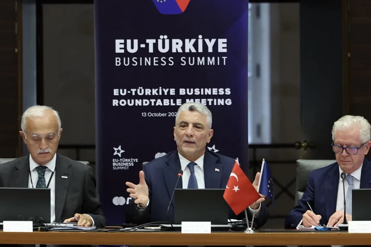 Bakan Bolat, küresel ekonomide yaşanan dönüşüm ve tedarik zincirlerinin yeniden şekillendiği bu dönemde Türkiye’nin güçl