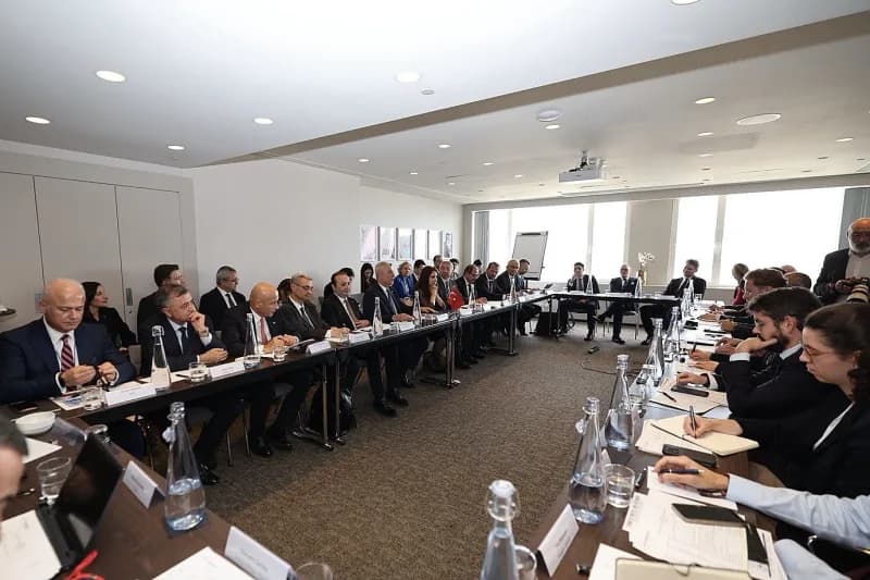 Ticaret Bakanı Ömer Bolat, resmi ziyaret kapsamında geldiği Belçika’da Türkiye-Belçika Yüksek Düzeyli Yuvarlak Masa Topl