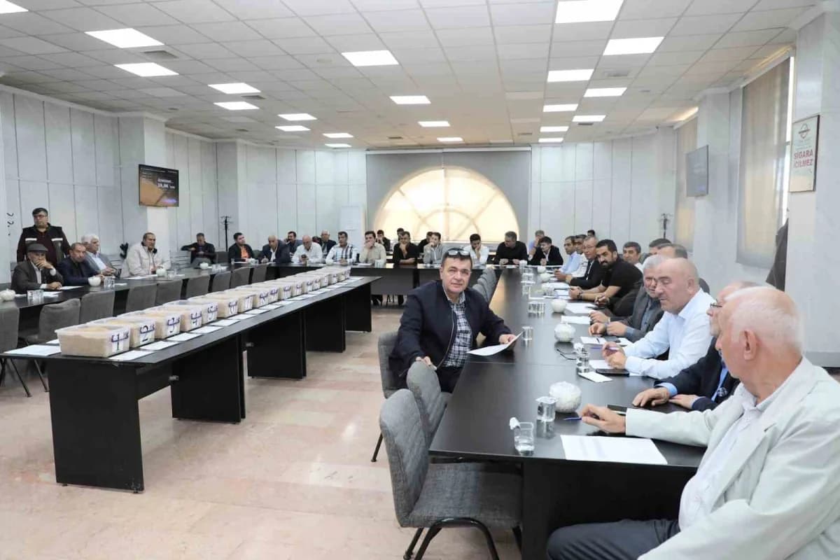 Gaziantep Ticaret Borsası’nda TİGEM’in buğday ve nohut ihaleleri sırasında satış salonu