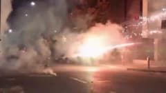 Tiran sokaklarında polis ve göstericiler arasında çatışmalar ve yangınlar