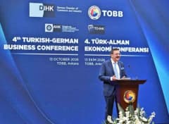 TOBB Başkanı Rifat Hisarcıklıoğlu, Türk-Alman Ekonomi Konferansı'nda konuşma yaparken