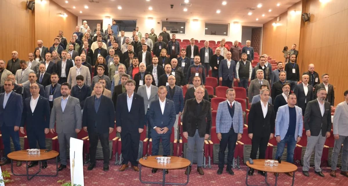 Memur-sen’e bağlı TOÇ Bir-sen Manisa Şubesi’nin 4. Olağan Genel Kurulu’nda mevcut başkan Uğur Bayil yeniden seçildi. Man