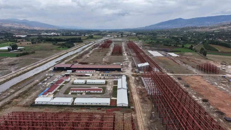 Tokat’ta yapımı devam eden yeni nesil yeşil sanayi sitesinin inşaat alanı ve betonarme çalışmaları