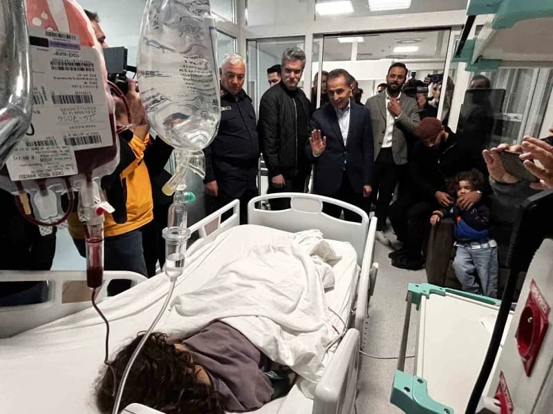 Bölgedeki çalışmaların tamamlanmasının ardından Vali Kök, Nevşehir Devlet Hastanesi'ne gelerek yaral