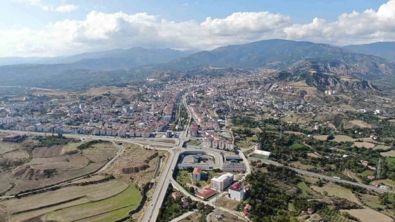 Kastamonu’nun Tosya ilçesinde yapımı bir süredir devam eden yeni düğün salonunda çalışmalar tamamlandı.