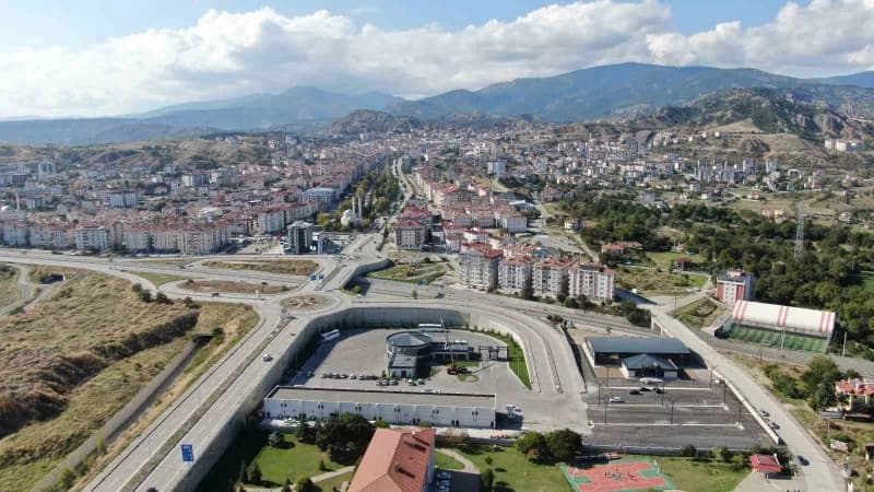 Kastamonu’nun Tosya ilçesinde yapımı bir süredir devam eden yeni düğün salonunda çalışmalar tamamlandı.