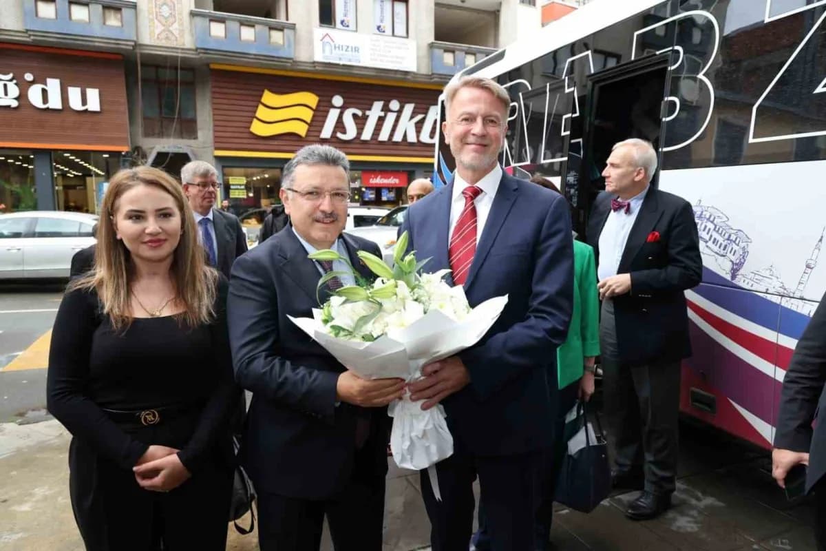 Trabzon Büyükşehir Belediye Başkanı Ahmet Metin Genç, AB üyesi ülkelerin büyükelçilerini misafir etti