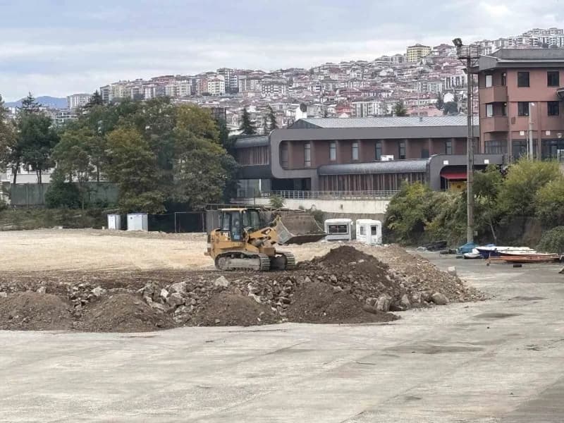Trabzon’da yapılması planlanan Yeni Havalimanı projesinde deniz öp çalışmaları başladı. Proje kapsamında dolgu çalışmala