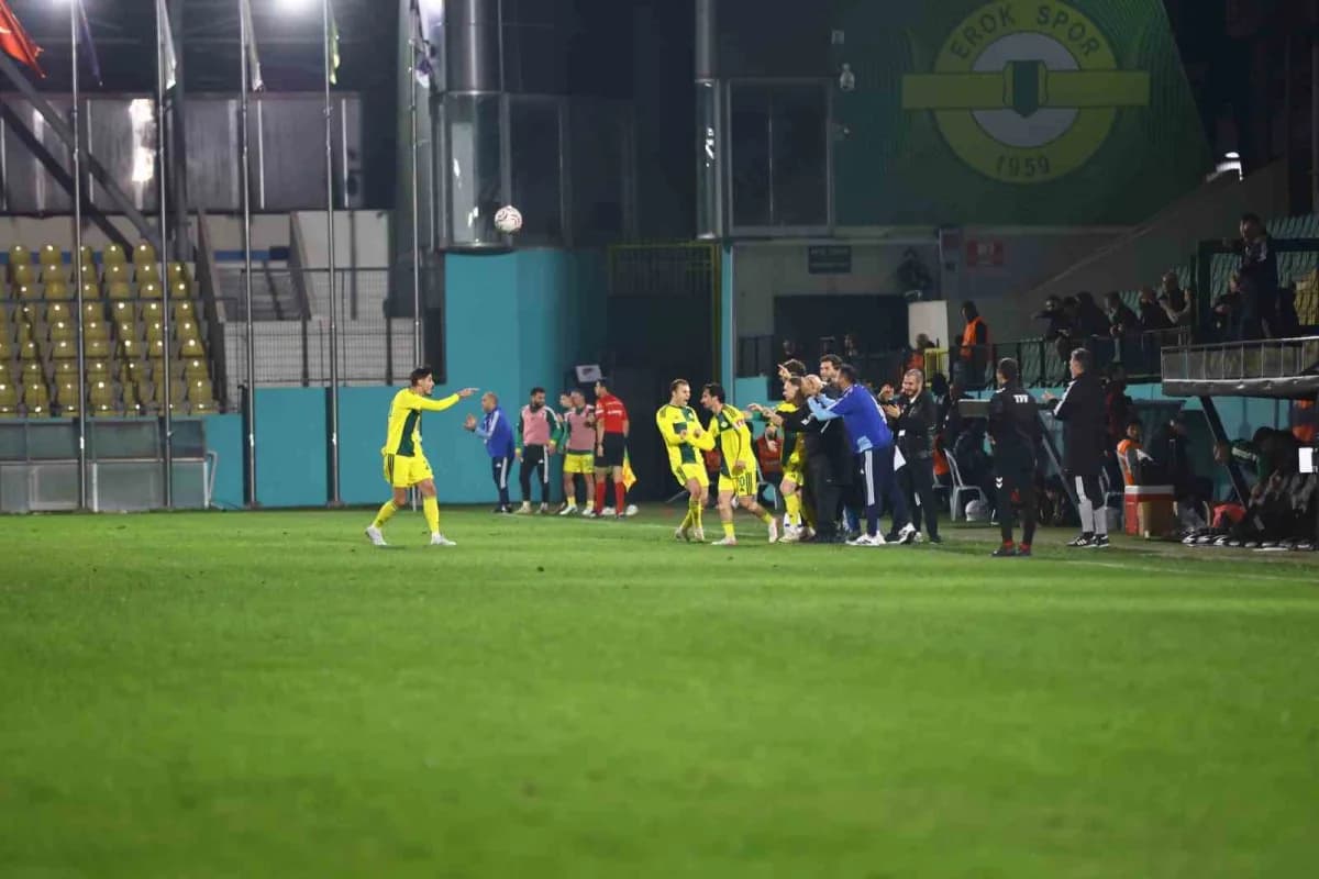 Trendyol 1. Lig'in 13. Haftasında Esenler Erokspor, konuk ettiği Ankara Keçiörengücü'nü 3-2'lik skor