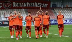 Ümraniyespor ve Sivasspor futbolcularının Trendyol 1. Lig maçında mücadele anı