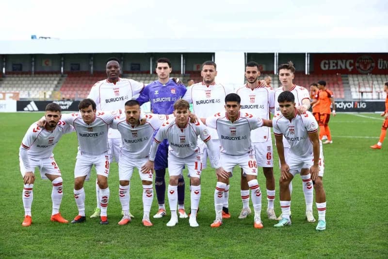 Trendyol 1. Lig’in 12. Haftasında Ümraniyespor, evinde karşılaştığı Sivasspor’u 4-0 mağlup etti.