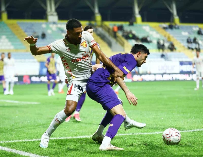 Trendyol Süper Lig’in 7. Haftasında Eyüpspor, Göztepe’yi konuk ediyor. Maçın ilk yarısı konuk ekibin 1-0 üstünlüğü ile s