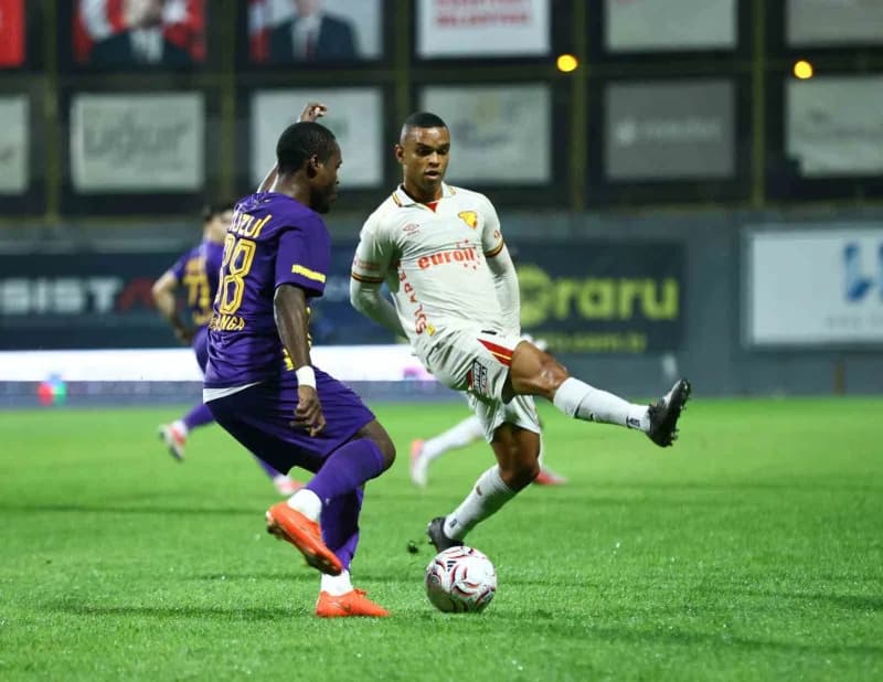 Trendyol Süper Lig’in 7. Haftasında Eyüpspor, Göztepe’yi konuk ediyor. Maçın ilk yarısı konuk ekibin 1-0 üstünlüğü ile s