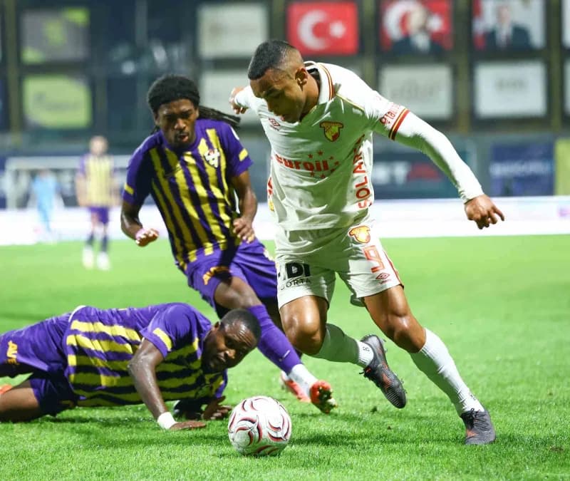 Trendyol Süper Lig’in 7. Haftasında Eyüpspor, Göztepe’yi konuk ediyor. Maçın ilk yarısı konuk ekibin 1-0 üstünlüğü ile s