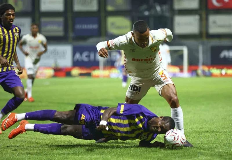 Trendyol Süper Lig’in 7. Haftasında Eyüpspor, Göztepe’yi konuk ediyor. Maçın ilk yarısı konuk ekibin 1-0 üstünlüğü ile s