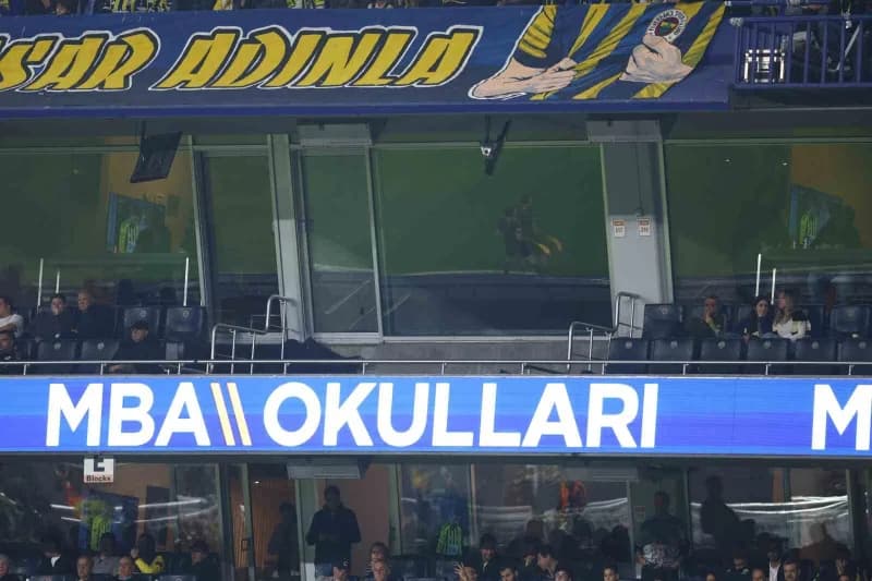Trendyol Süper Lig'in 10. Haftasında Fenerbahçe, Göztepe'yi konuk ediyor. Mücadelenin ilk yarısı ev