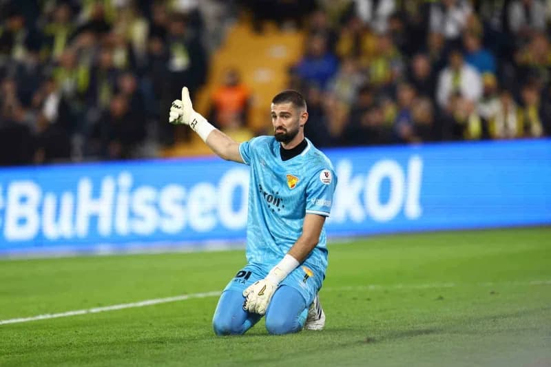 Trendyol Süper Lig'in 10. Haftasında Fenerbahçe, Göztepe'yi konuk ediyor. Mücadelenin ilk yarısı ev