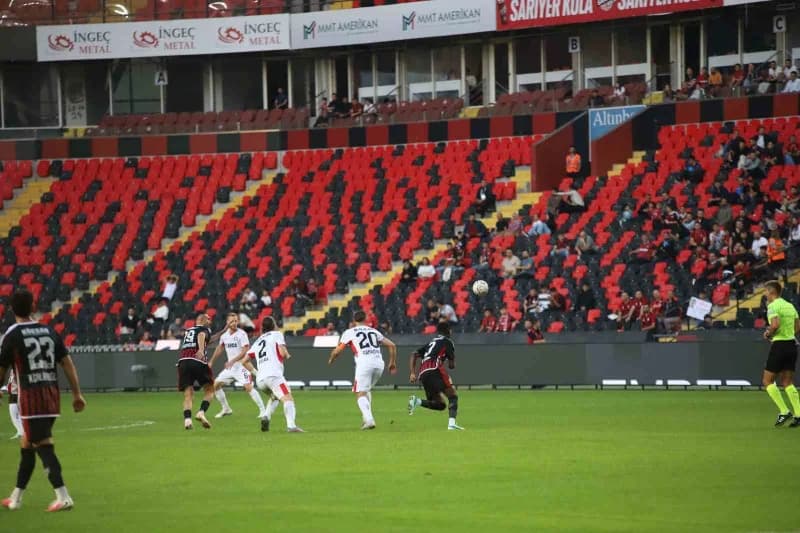 Gaziantep Futbol Kulübü, Trendyol Süper Lig'in 7. Haftasında konuk ettiği Çorum Futbol Kulübü'ne 3-0 mağlup oldu.