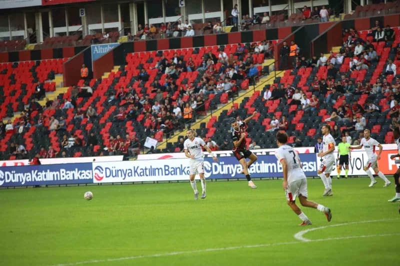 Gaziantep Futbol Kulübü, Trendyol Süper Lig'in 7. Haftasında konuk ettiği Çorum Futbol Kulübü'ne 3-0 mağlup oldu.