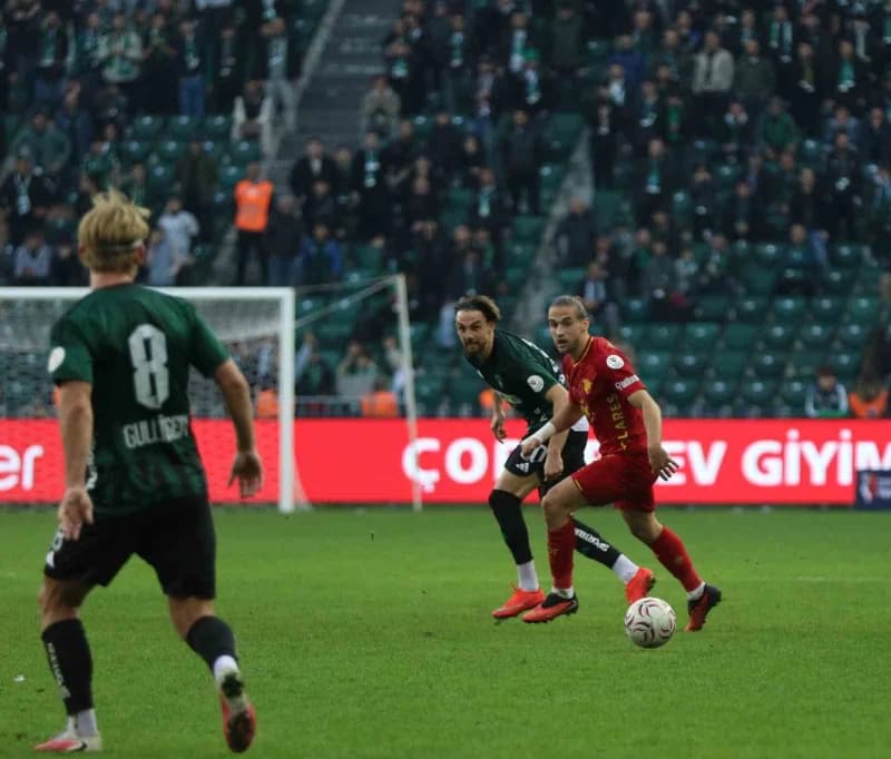 Trendyol Süper Lig'in 9. Haftasında Kocaelispor, sahasında karşılaştığı Göztepe'ye 2-1 mağlup oldu.
