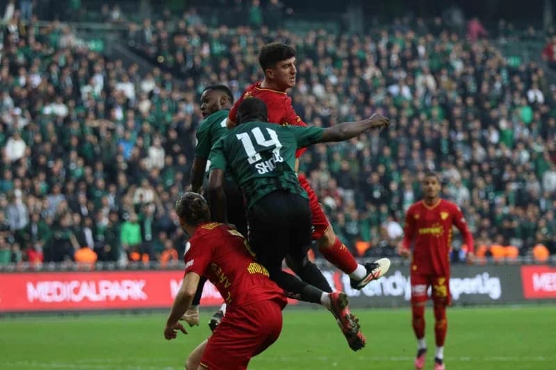Trendyol Süper Lig'in 9. Haftasında Kocaelispor, sahasında karşılaştığı Göztepe'ye 2-1 mağlup oldu.