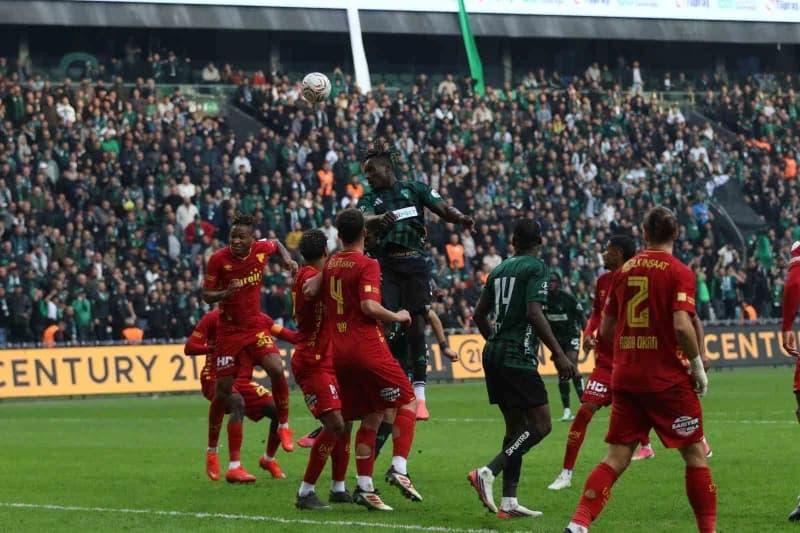 Trendyol Süper Lig'in 9. Haftasında Kocaelispor, sahasında karşılaştığı Göztepe'ye 2-1 mağlup oldu.