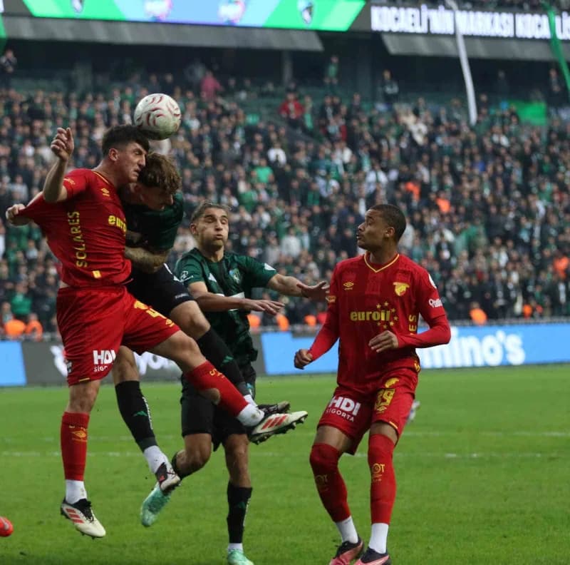 Trendyol Süper Lig'in 9. Haftasında Kocaelispor, sahasında karşılaştığı Göztepe'ye 2-1 mağlup oldu.