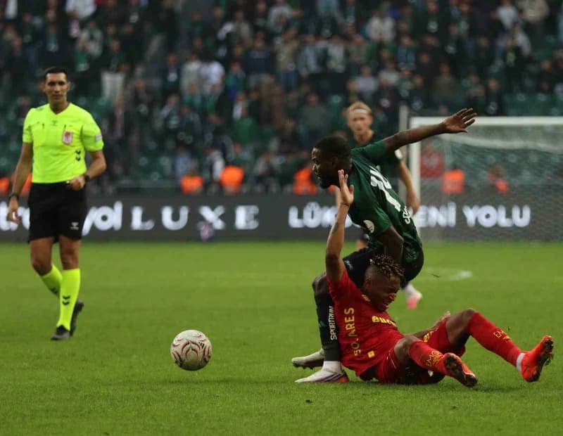 Trendyol Süper Lig'in 9. Haftasında Kocaelispor, sahasında karşılaştığı Göztepe'ye 2-1 mağlup oldu.