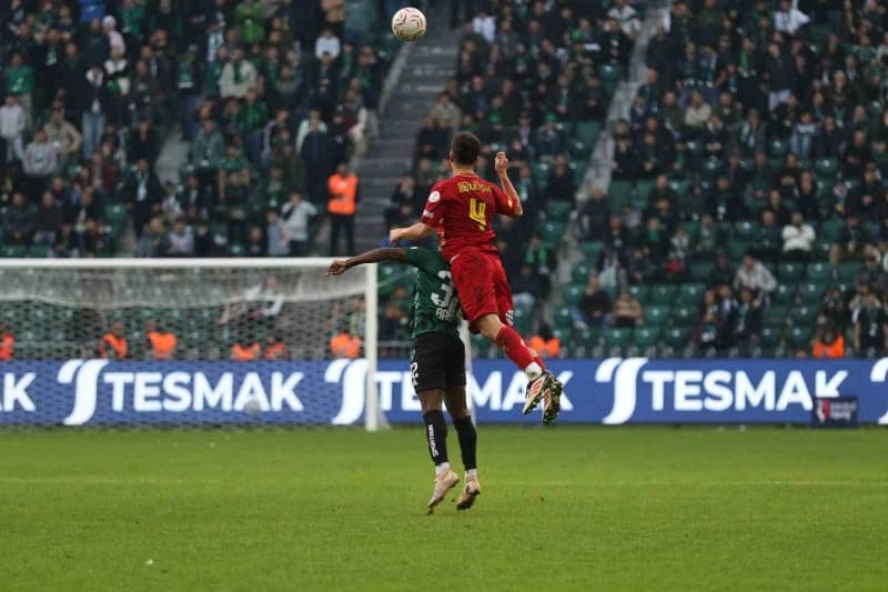 Trendyol Süper Lig'in 9. Haftasında Kocaelispor, sahasında karşılaştığı Göztepe'ye 2-1 mağlup oldu.